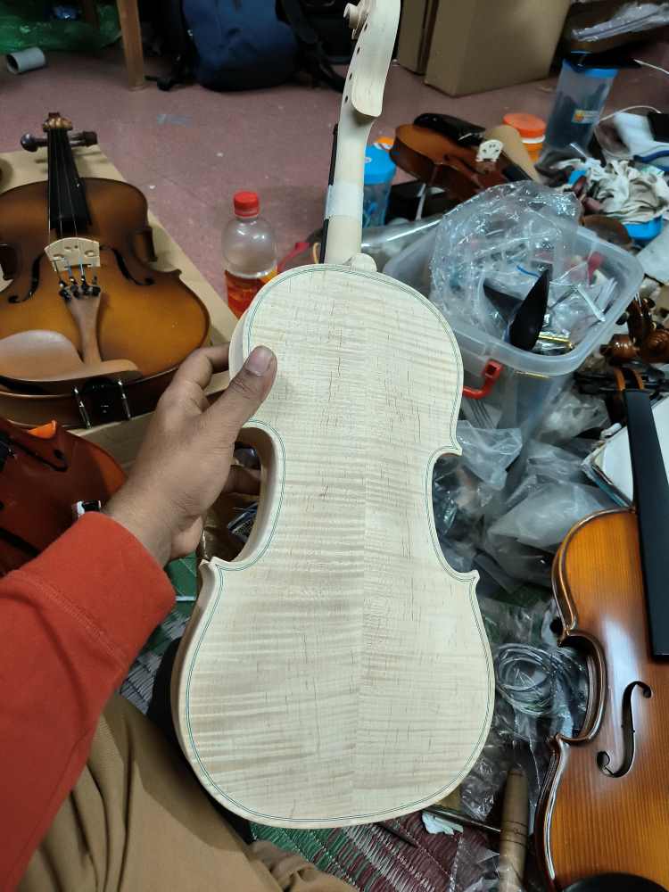 Unvarnished  maple Wood Violin ( only Body )